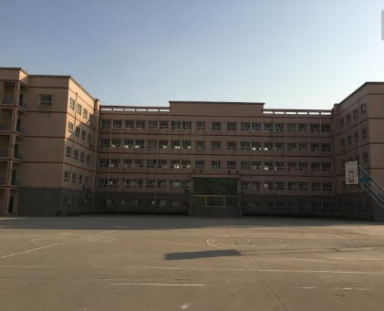 天津和平区建华中学图片